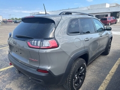 Used 2022  Jeep Cherokee Trailhawk 4x4 at Maxx Loans near St&period; Adrian&comma; MI