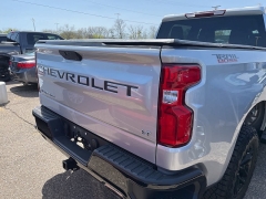 Used 2021 Chevrolet Silverado 1500 4WD Crew Cab 147" LT Trail Boss at Maxx Loans near ,