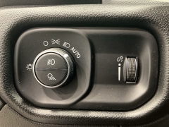 Used 2020  Ram 1500 Big Horn 4x4 Crew Cab 5'7" Box at Maxx Loans near St&period; Adrian&comma; MI