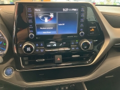 Used 2021 Toyota Highlander Hybrid XLE AWD at Maxx Loans near St. Adrian, MI