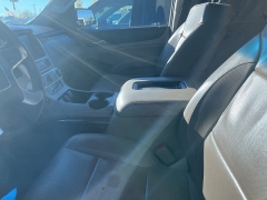 Used 2018 GMC Yukon 4d SUV 4WD SLT at Suburban Ford of Sterling Heights near Sterling Heights, MI
