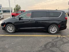 Used 2023 Chrysler Pacifica Touring L FWD at Maxx Loans near ,