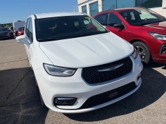 Used 2022 Chrysler Pacifica Hybrid Touring L FWD at Suburban Ford of Sterling Heights near Sterling Heights, MI