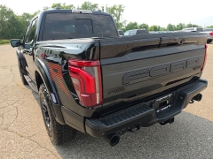 Used 2025  Ford F-150 4WD Raptor SuperCrew 5&period;5' Box at Maxx Loans near St&period; Adrian&comma; MI