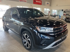 Used 2022  Volkswagen Atlas Cross Sport 2&period;0T SEL 4MOTION at Maxx Loans near St&period; Adrian&comma; MI
