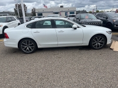 Used 2017 Volvo S90 4d Sedan AWD T6 Momentum at Maxx Loans near St. Adrian, MI