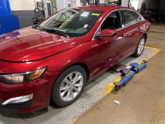 Used 2019 Chevrolet Malibu 4d Sedan LT at Suburban Ford of Sterling Heights near Sterling Heights, MI