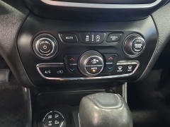 Used 2019  Jeep Cherokee Trailhawk Elite 4x4 at Maxx Loans near St&period; Adrian&comma; MI