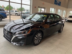 Used 2024 Nissan Altima 2.5 SV Sedan at Maxx Loans near ,