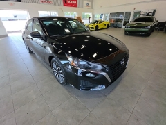 Used 2025  Nissan Altima SV FWD at Maxx Loans near St&period; Adrian&comma; MI