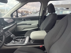 Used 2022  Kia Carnival LX Seat Package FWD at Maxx Loans near St&period; Adrian&comma; MI