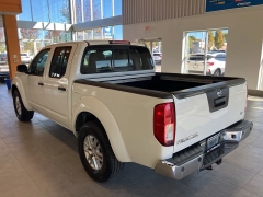 Used 2015  Nissan Frontier 2WD Crew Cab SWB Auto SV at Maxx Loans near St. Adrian, MI