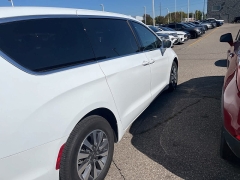 Used 2022 Chrysler Pacifica Hybrid Touring L FWD at Suburban Ford of Sterling Heights near Sterling Heights, MI