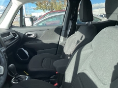 Used 2020  Jeep Renegade Latitude 4x4 at Maxx Loans near St. Adrian, MI