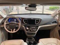 Used 2019 Chrysler Pacifica Limited FWD at Suburban Ford of Sterling Heights near Sterling Heights, MI