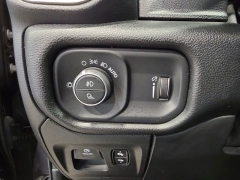 Used 2021  Ram 1500 Big Horn 4x4 Crew Cab 5'7" Box at Maxx Loans near St&period; Adrian&comma; MI