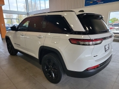 Used 2023  Jeep Grand Cherokee Altitude 4x4 at Maxx Loans near St&period; Adrian&comma; MI