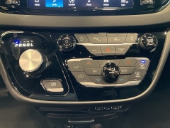 Used 2025  Chrysler Pacifica Select FWD at Maxx Loans near St. Adrian, MI