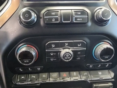 Used 2019  Chevrolet Silverado 1500 4WD Crew Cab 157" High Country at Maxx Loans near St&period; Adrian&comma; MI