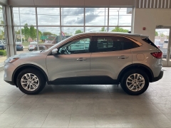 Used 2021 Ford Escape SE AWD at Maxx Loans near ,