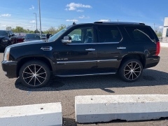 Used 2012 Cadillac Escalade 4d SUV AWD Luxury at Suburban Ford of Sterling Heights near Sterling Heights, MI