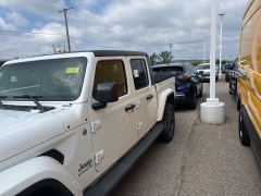 Used 2020 Jeep Gladiator Overland 4x4 at Maxx Loans near St. Adrian, MI