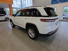 Used 2023  Jeep Grand Cherokee Laredo 4x4 at Maxx Loans near St&period; Adrian&comma; MI