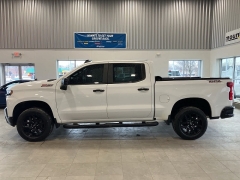 Used 2021  Chevrolet Silverado 1500 4WD Crew Cab 147" LT Trail Boss at Maxx Loans near St&period; Adrian&comma; MI
