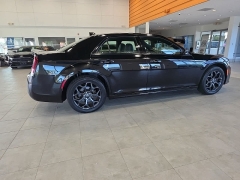 Used 2019  Chrysler 300 4d Sedan AWD S at Maxx Loans near St&period; Adrian&comma; MI