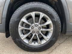 Used 2019 Jeep Cherokee Latitude Plus 4x4 at Maxx Loans near ,