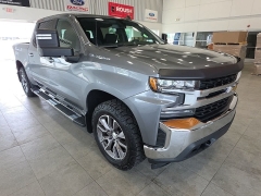 Used 2021  Chevrolet Silverado 1500 4WD Crew Cab 147" LT at Maxx Loans near St&period; Adrian&comma; MI
