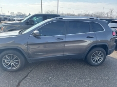 Used 2021  Jeep Cherokee Latitude Lux FWD at Maxx Loans near St&period; Adrian&comma; MI