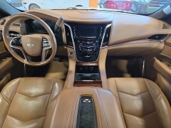 Used 2017  Cadillac Escalade 4d SUV 4WD Platinum at Maxx Loans near St&period; Adrian&comma; MI