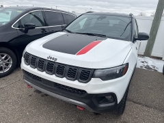 Used 2025  Jeep Compass Trailhawk 4x4 at Maxx Loans near St&period; Adrian&comma; MI