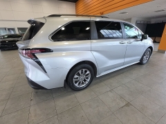 Used 2024  Toyota Sienna AWD &lpar;Natl&rpar; at Maxx Loans near St&period; Adrian&comma; MI