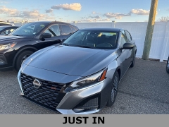 Used 2025  Nissan Altima SV FWD at Maxx Loans near St&period; Adrian&comma; MI