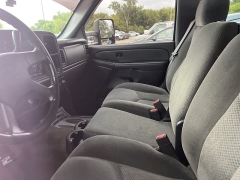 Used 2005 Chevrolet Silverado 2500HD Crew Cab 153" WB 4WD LS at Maxx Loans near St. Adrian, MI