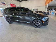 Used 2021  Chrysler Pacifica Limited AWD at Maxx Loans near St&period; Adrian&comma; MI