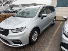 Used 2023  Chrysler Pacifica Touring L FWD at Maxx Loans near St&period; Adrian&comma; MI