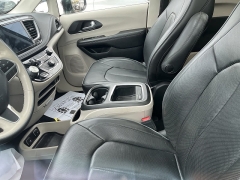 Used 2020 Chrysler Pacifica Limited FWD at Suburban Ford of Sterling Heights near Sterling Heights, MI