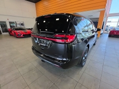 Used 2021  Chrysler Pacifica Limited AWD at Maxx Loans near St&period; Adrian&comma; MI