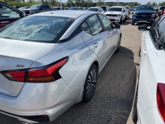 Used 2024 Nissan Altima 2.5 SV Sedan at Suburban Ford of Sterling Heights near Sterling Heights, MI