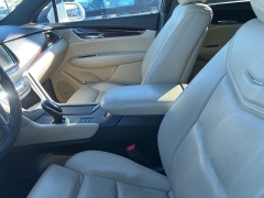 Used 2017 Cadillac XT5 4d SUV AWD Luxury at Suburban Ford of Sterling Heights near Sterling Heights, MI