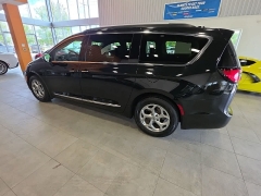 Used 2023  Chrysler Pacifica Limited FWD at Maxx Loans near St&period; Adrian&comma; MI