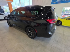 Used 2021  Chrysler Pacifica Limited AWD at Maxx Loans near St&period; Adrian&comma; MI