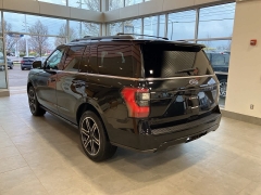 Used 2020 Ford Expedition 4d SUV 4WD Limited at Maxx Loans near ,