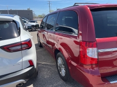 Used 2015 Chrysler Town & Country 4d Wagon Touring L at Maxx Loans near ,
