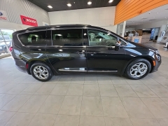 Used 2023  Chrysler Pacifica Limited FWD at Maxx Loans near St&period; Adrian&comma; MI