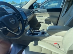 Used 2019 Jeep Grand Cherokee Limited 4x4 at Suburban Ford of Sterling Heights near Sterling Heights, MI