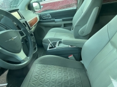 Used 2008  Chrysler Town & Country 4d Wagon Touring at Maxx Loans near St&period; Adrian&comma; MI